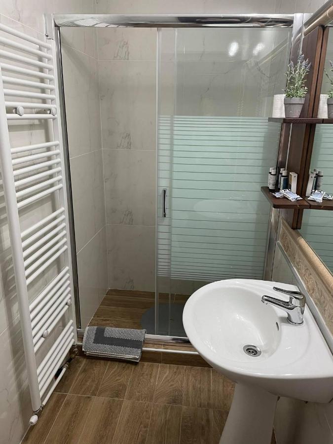 La Noi Guesthouse Samarina Ngoại thất bức ảnh
