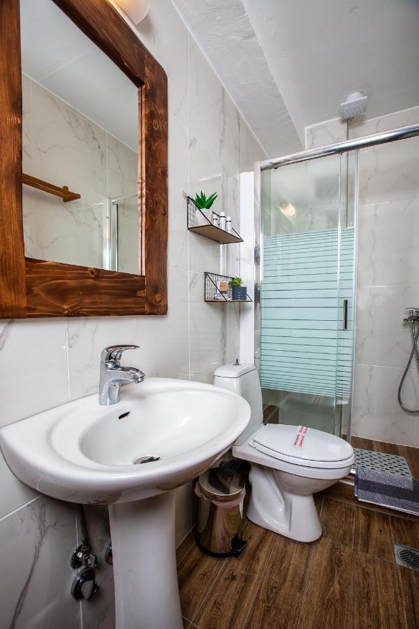 La Noi Guesthouse Samarina Ngoại thất bức ảnh