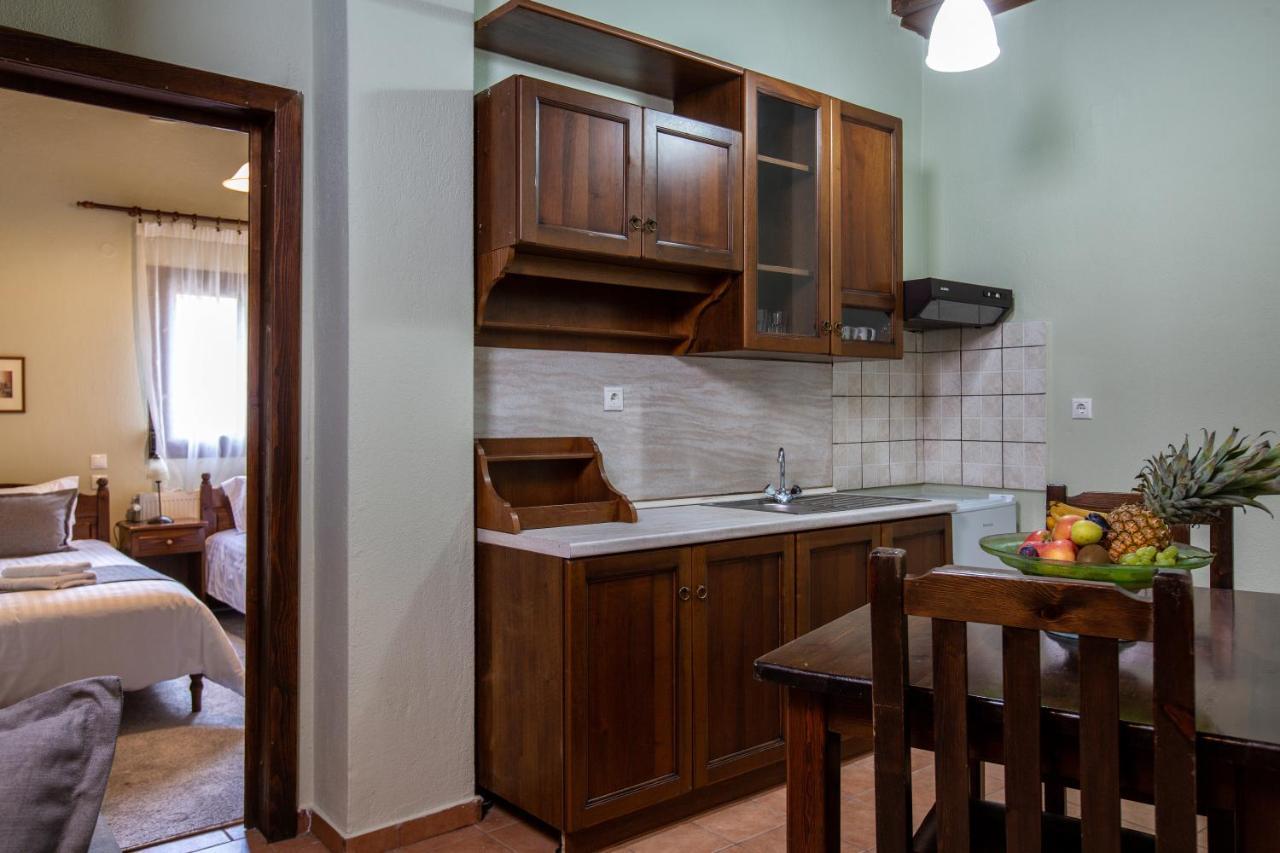 La Noi Guesthouse Samarina Ngoại thất bức ảnh