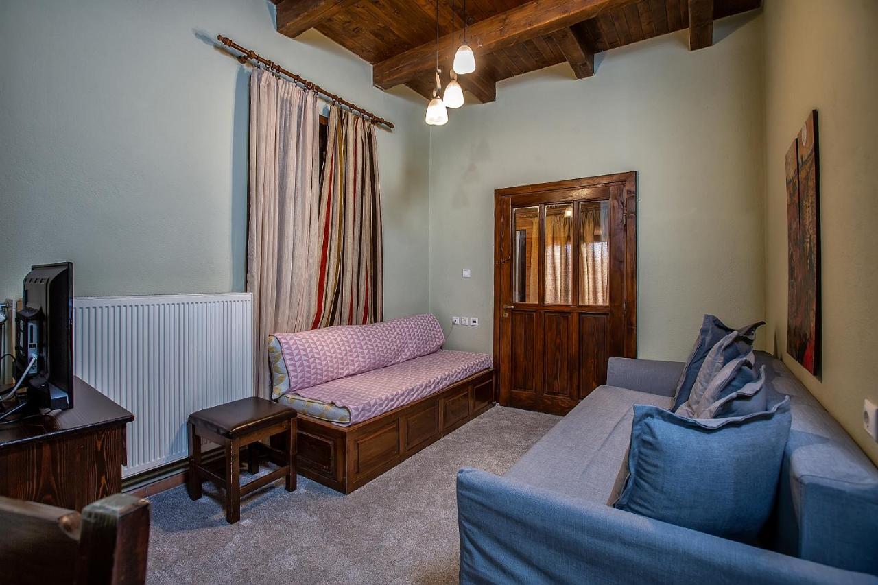 La Noi Guesthouse Samarina Ngoại thất bức ảnh